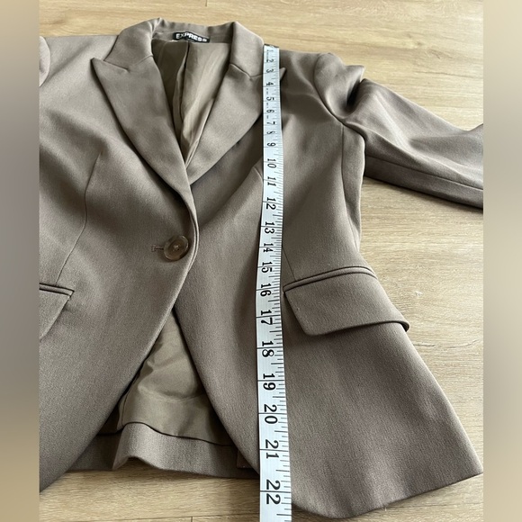 Express Women’s Tan Blazer SZ 0 - Picture 6 of 10